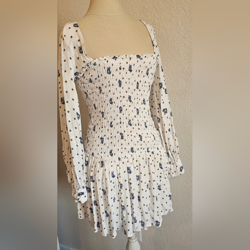 FREE PEOPLE Two Faces Long Sleeve Ruched Short BoHo Floral Dress White/blue. XS - Picture 3 of 16